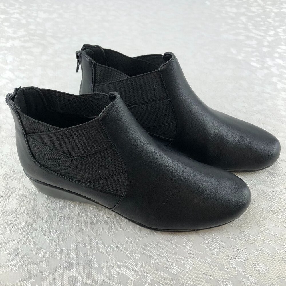 A2 By Aerosoles Black Wedge-Heel Ankle Boots with Zipper Back Size 5½M NIB